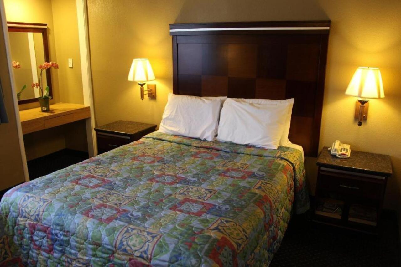 Inn At Bayshore Сан Матео Екстериор снимка