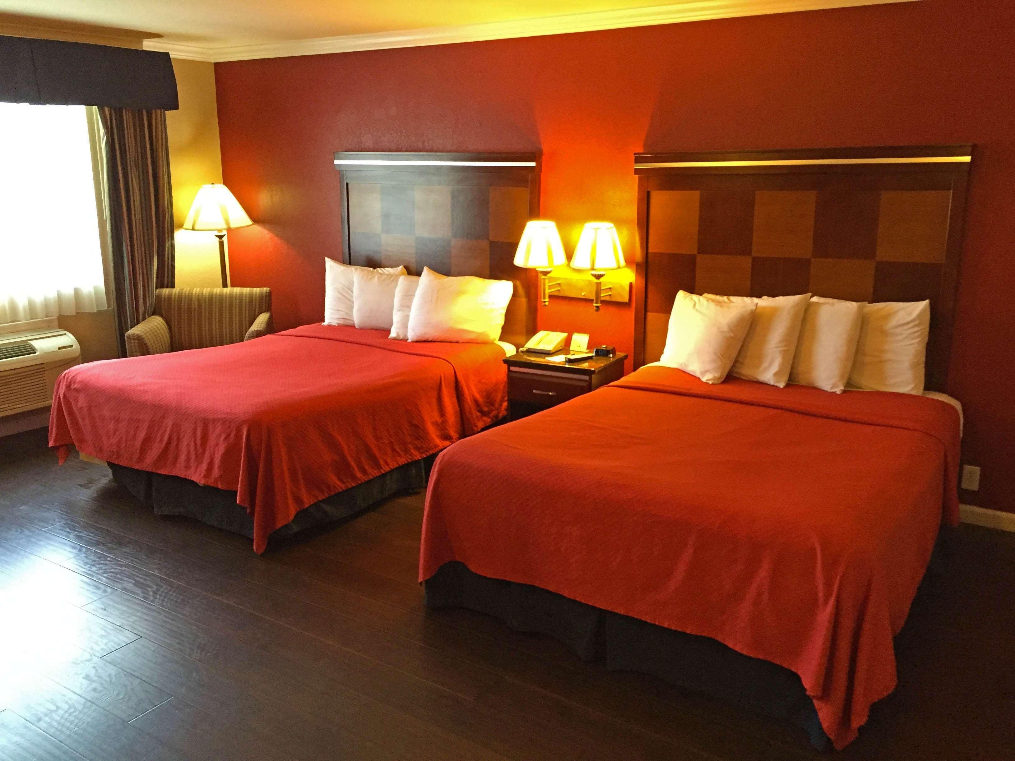 Inn At Bayshore Сан Матео Екстериор снимка