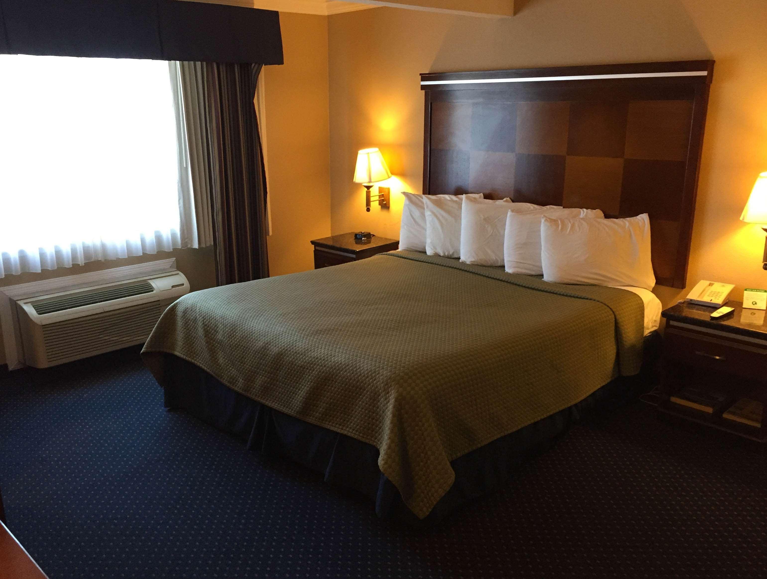 Inn At Bayshore Сан Матео Екстериор снимка